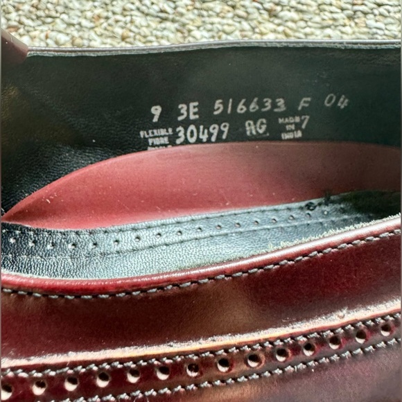 GUC Florsheim Men’s Dress Shoe Size 9 - Cut Tassles Otherwise Excellent Conditon - Picture 8 of 13